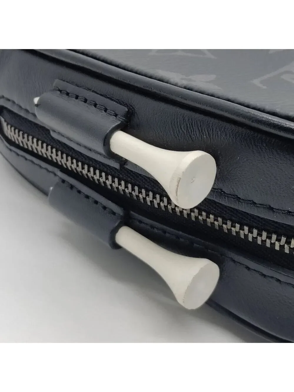 Louis Vuitton Golf Ball Case Black 480-050425